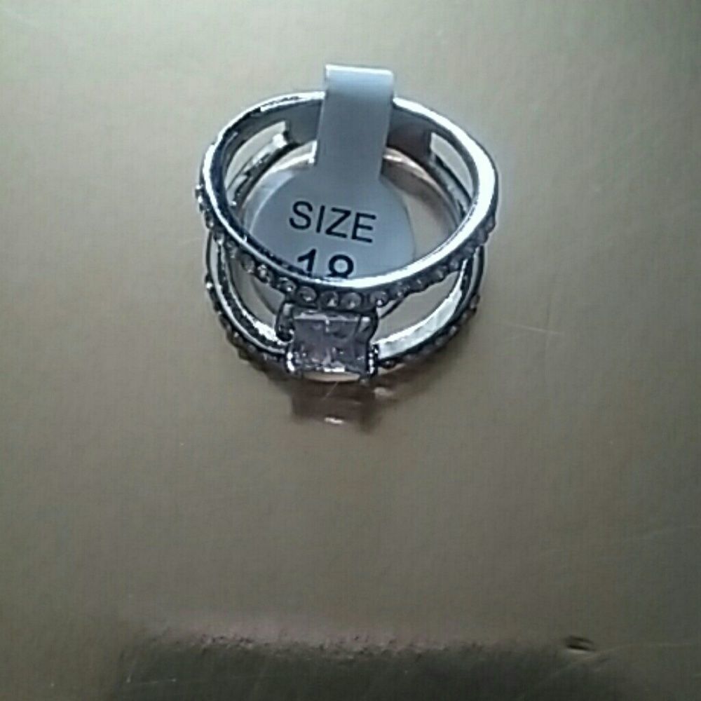 ladies ring🍉🍉 - Picture 2 of 4